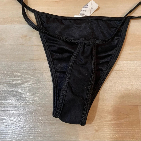 Vintage women’s  black thong string bikini swimsuit bathing suit bottoms - Picture 4 of 6